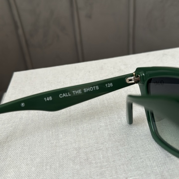 Quay Australia Sunglasses - Picture 7 of 7